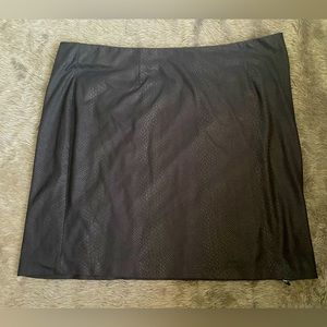 Women’s Plus Size Faux Snakeskin Mini Skirt ( 24 )